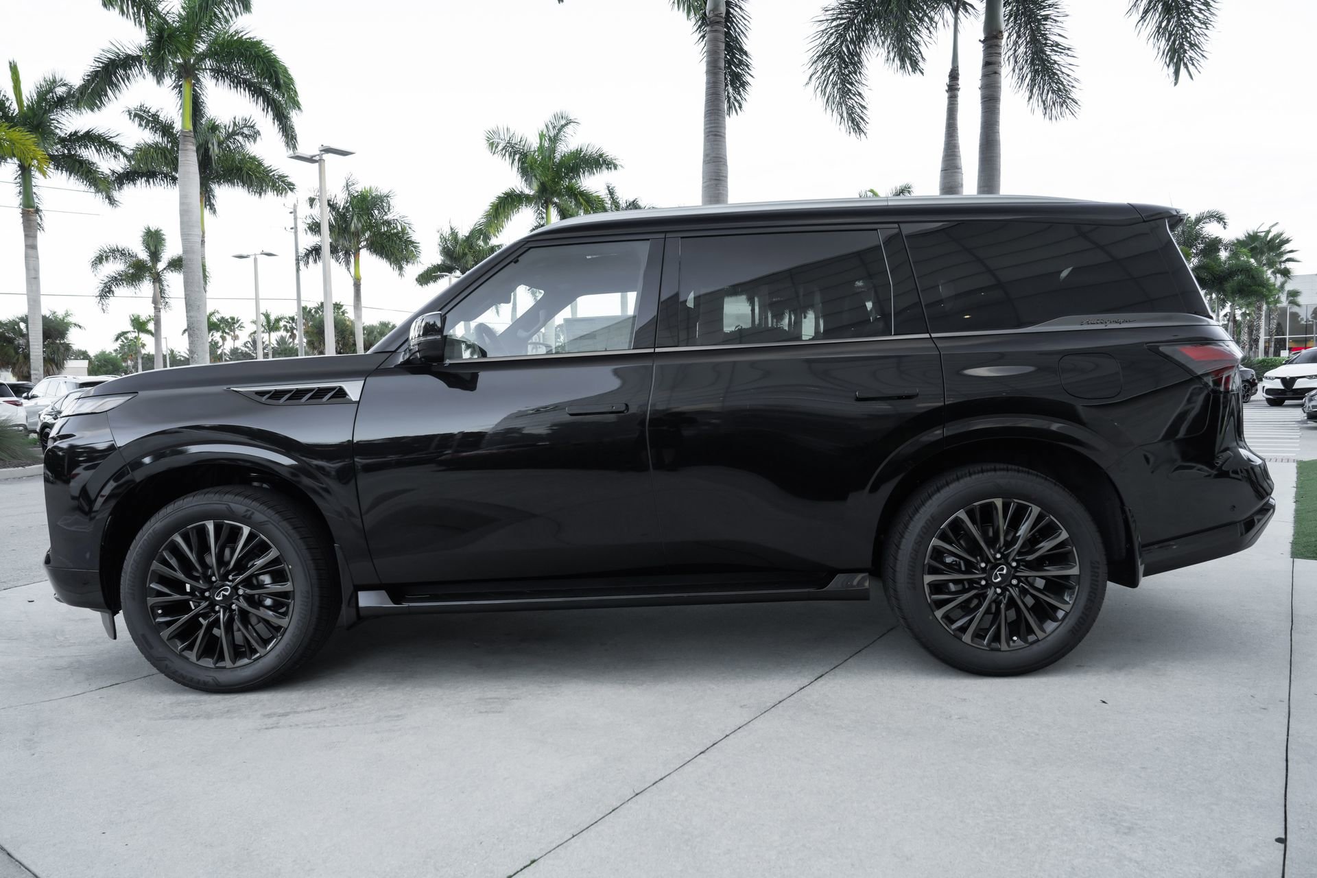 New 2026 INFINITI QX80 Autograph w/ Premium Cargo Package image 19