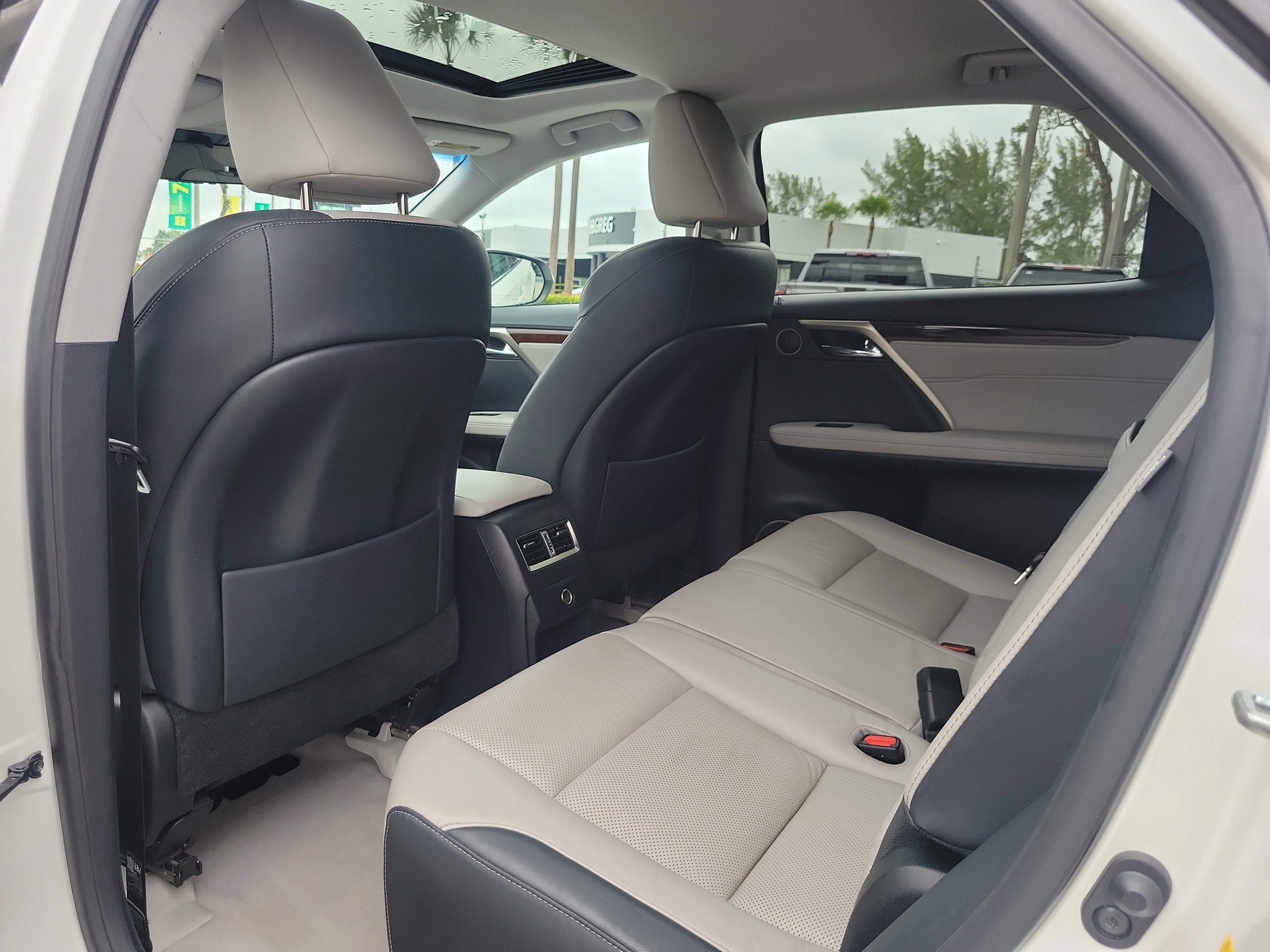 Used 2018 Lexus RX 350 FWD image 16