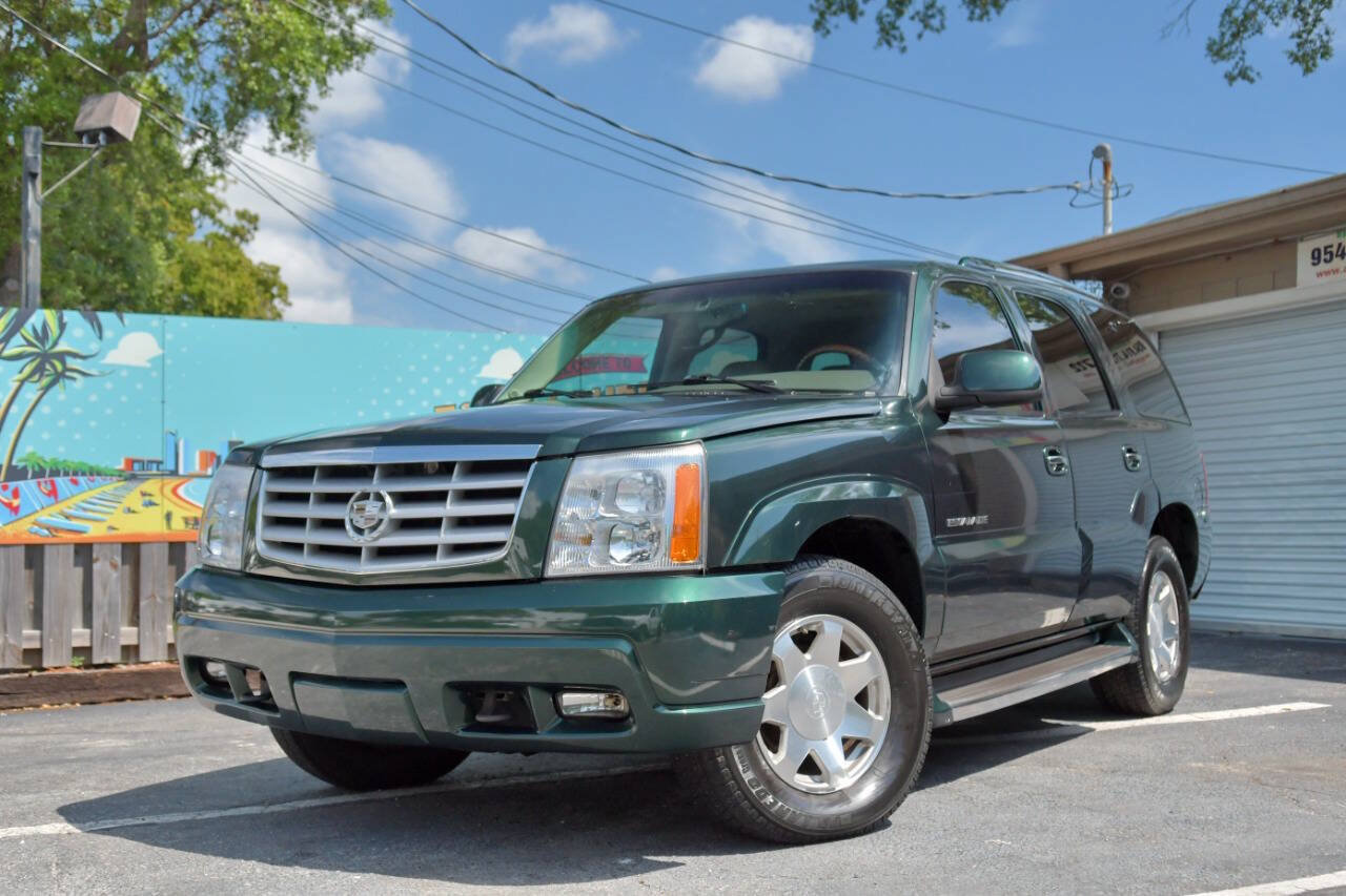 Used 2002 Cadillac Escalade AWD image 1