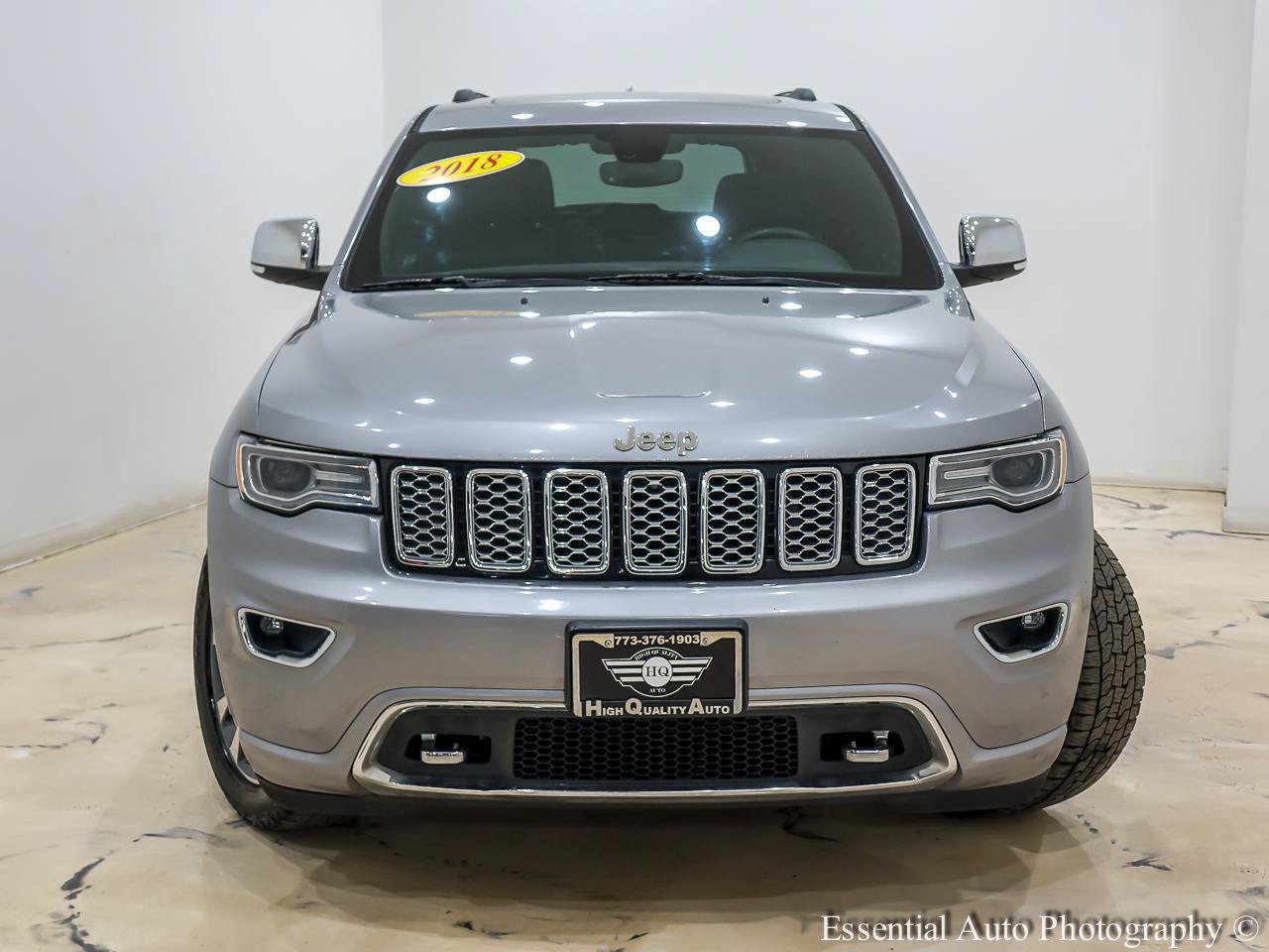 Used 2018 Jeep Grand Cherokee Overland AWD/4WD image 5