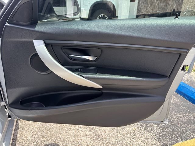 Used 2018 BMW 320i Sedan RWD image 58