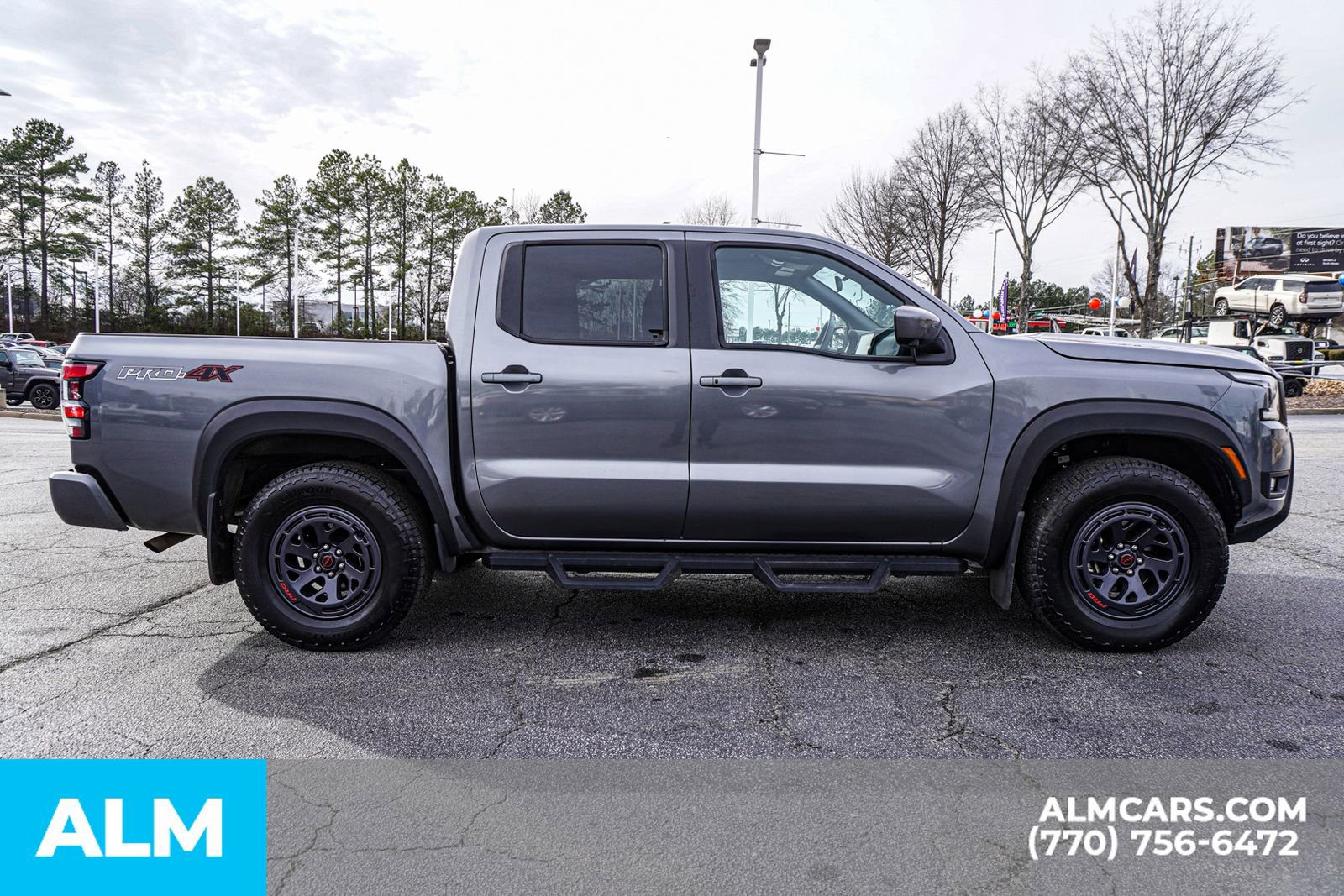 Used 2025 Nissan Frontier PRO-4X w/ Pro Convenience Package image 10