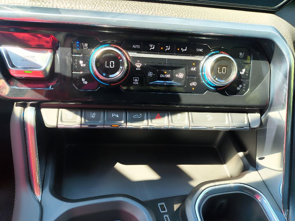 Used 2024 GMC Sierra 2500 Denali w/ Denali Reserve Package image 16