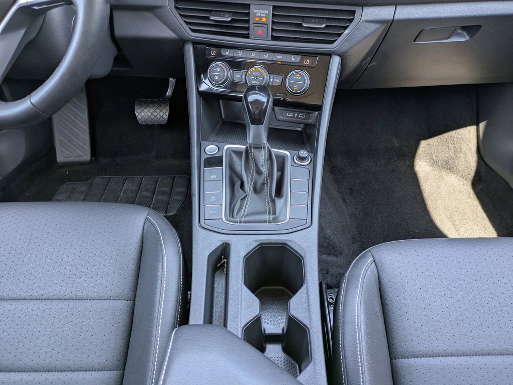 Used 2024 Volkswagen Jetta SE FWD image 19