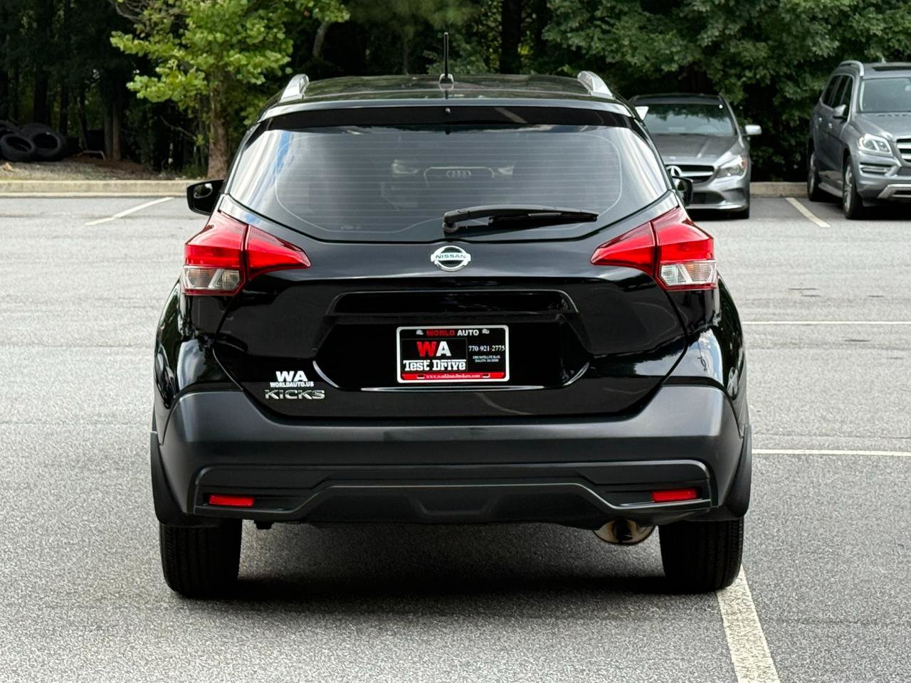 Used 2018 Nissan Kicks S FWD image 5