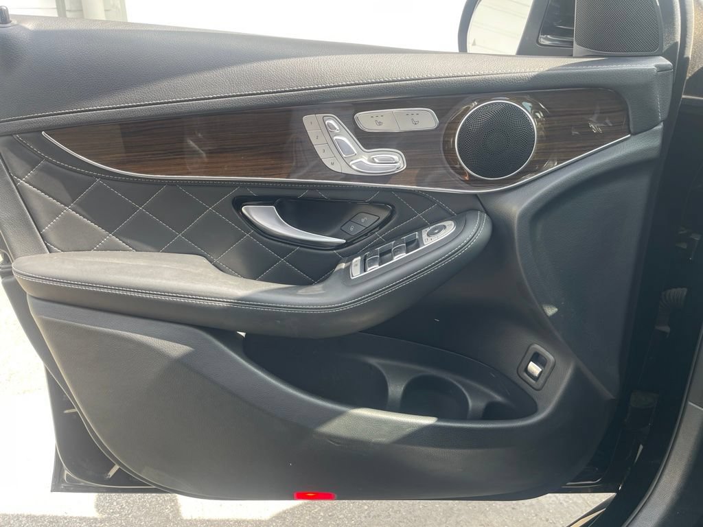 Used 2019 Mercedes-Benz GLC 300 4MATIC image 15