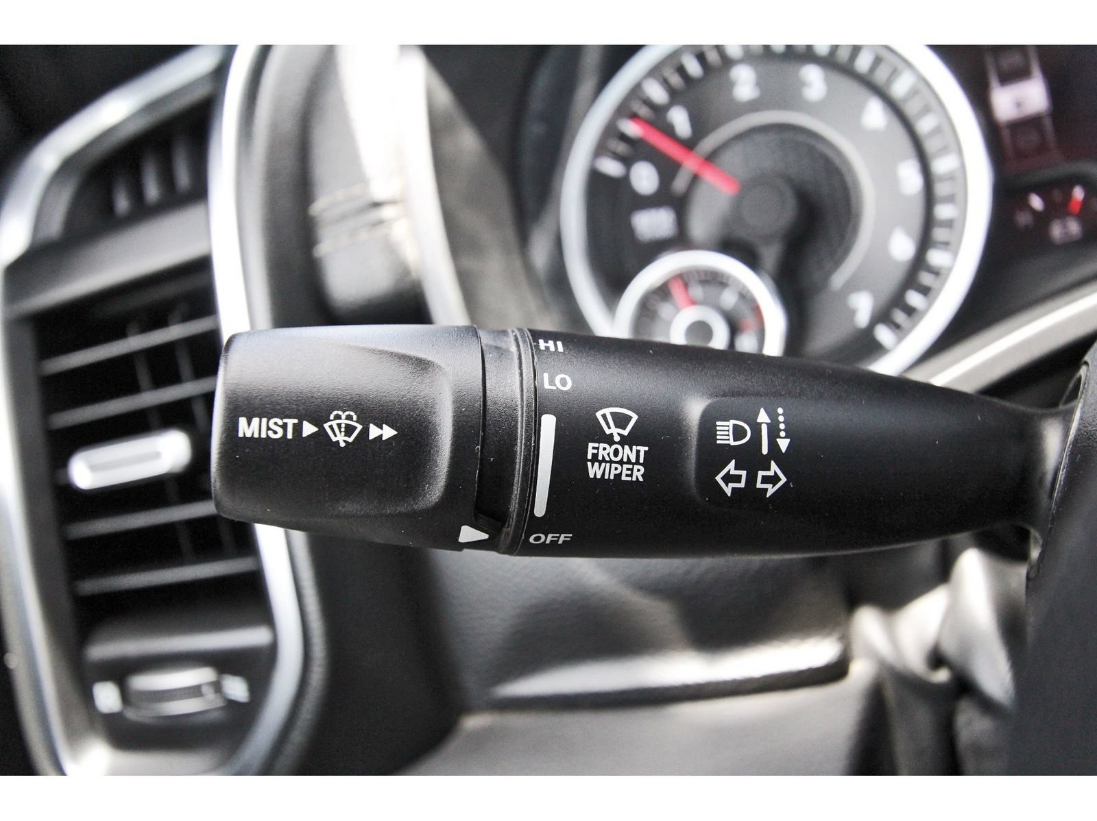 Used 2024 RAM 1500 Laramie AWD/4WD image 22