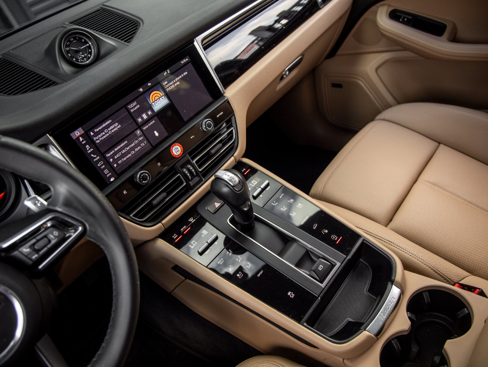 Used 2024 Porsche Macan AWD/4WD image 31