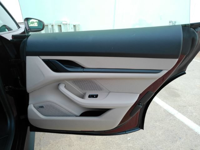 Used 2022 Porsche Taycan RWD image 23