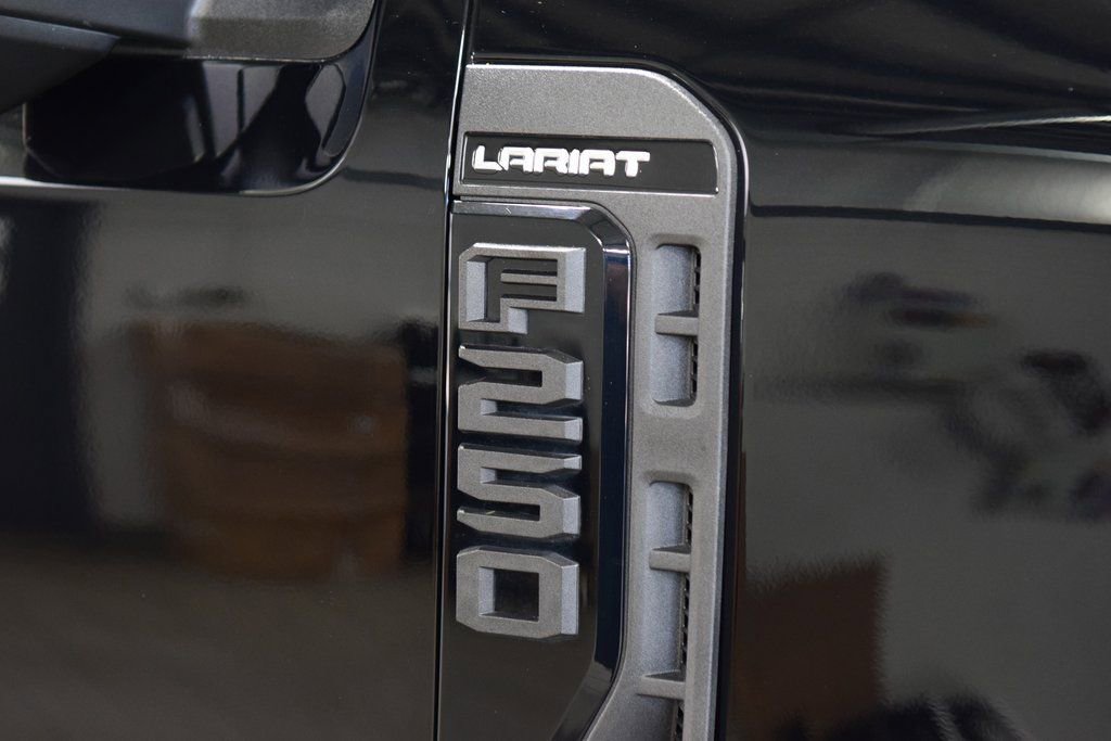Used 2023 Ford F250 Lariat w/ Lariat Ultimate Package image 13