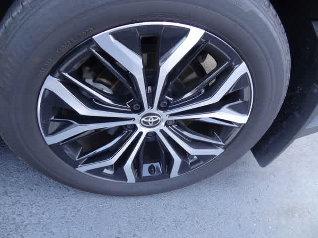 Certified 2026 Toyota Crown AWD/4WD image 17