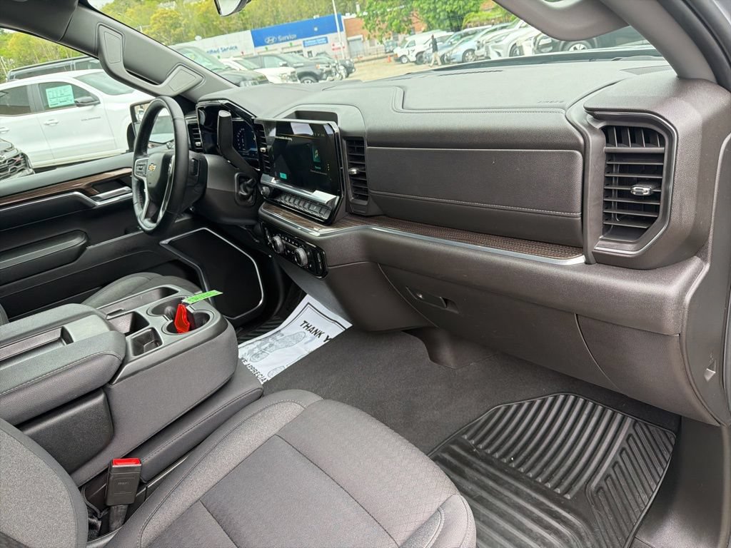 Used 2024 Chevrolet Silverado 1500 LT AWD/4WD image 20
