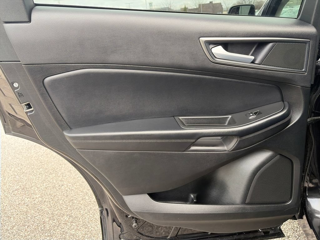 Used 2024 Ford Edge SE AWD/4WD image 25