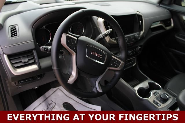 Used 2023 GMC Terrain Denali w/ Denali Premium Package AWD/4WD image 2