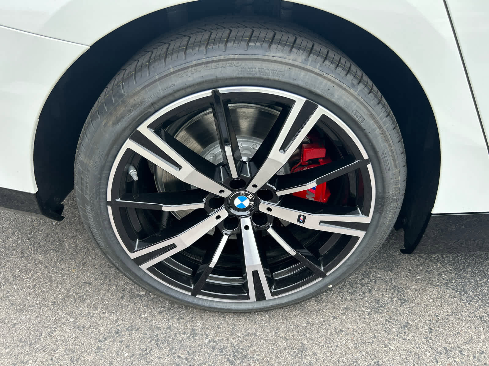 Used 2026 BMW 550e xDrive image 10