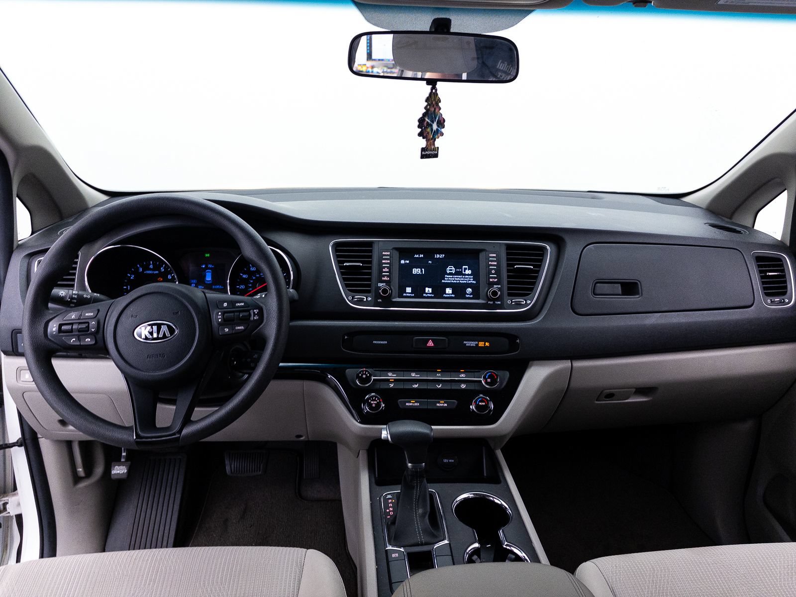 Used 2019 Kia Sedona LX FWD image 18