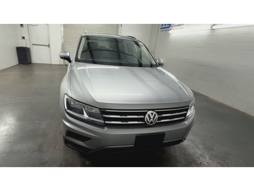 Used 2021 Volkswagen Tiguan SEL FWD image 3