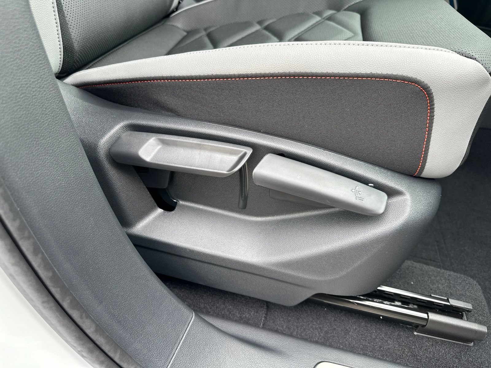 New 2026 Volkswagen Atlas Peak Edition AWD/4WD image 45