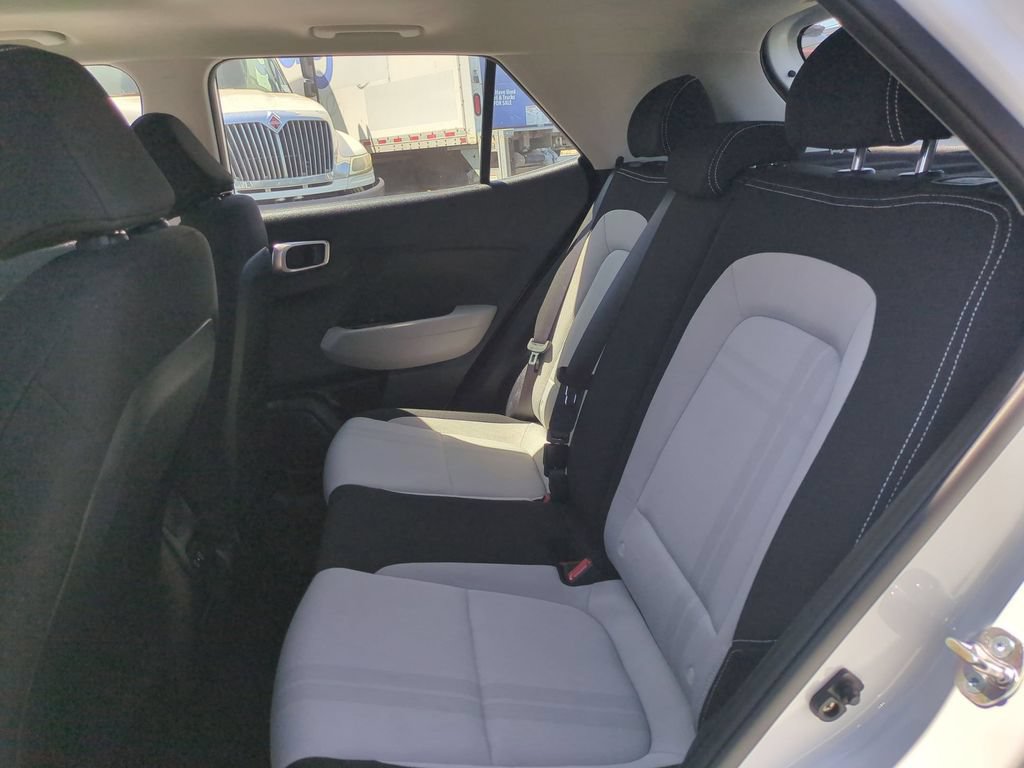 Used 2025 Hyundai Venue SEL FWD image 26
