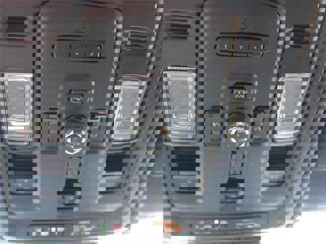 Used 2023 Chevrolet Suburban Z71 image 19