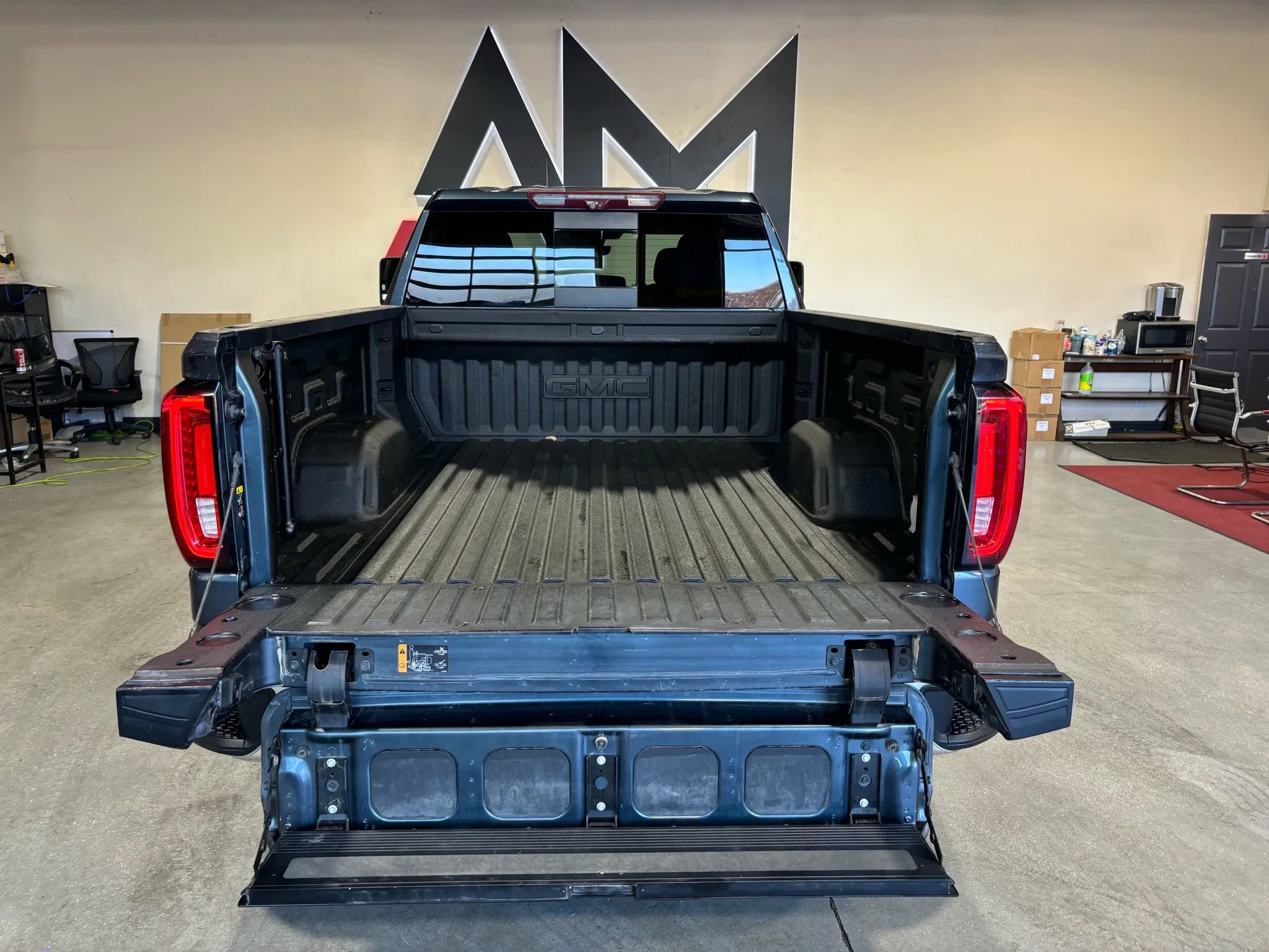 Used 2021 GMC Sierra 1500 SLT w/ SLT Premium Plus Package image 16