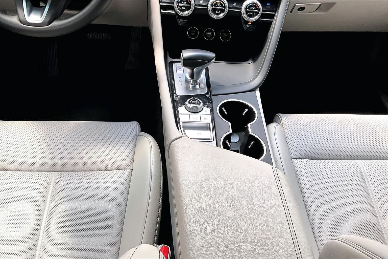 Used 2023 Genesis G70 2.0T RWD image 17