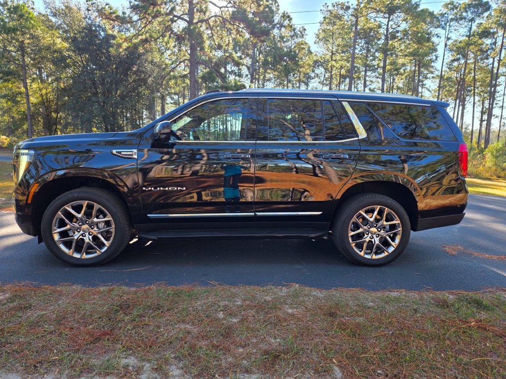 Used 2026 GMC Yukon Elevation w/ Elevation Premium Package RWD image 2