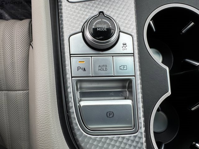 Used 2023 Genesis G70 2.0T w/ Sport Prestige Package image 28