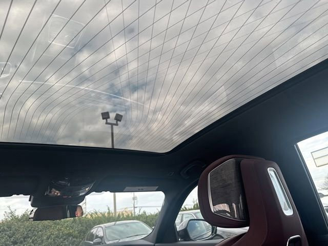 Used 2023 BMW 760i xDrive image 26