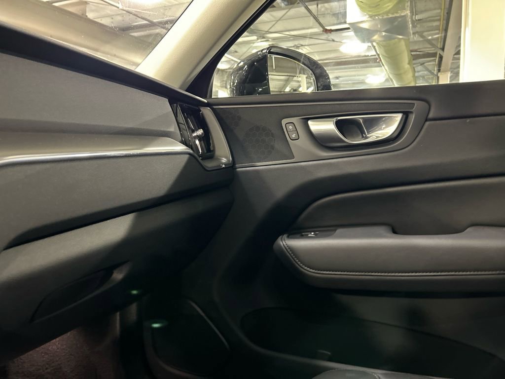 Certified 2024 Volvo XC60 B5 Core w/ Protection Package Premier image 20