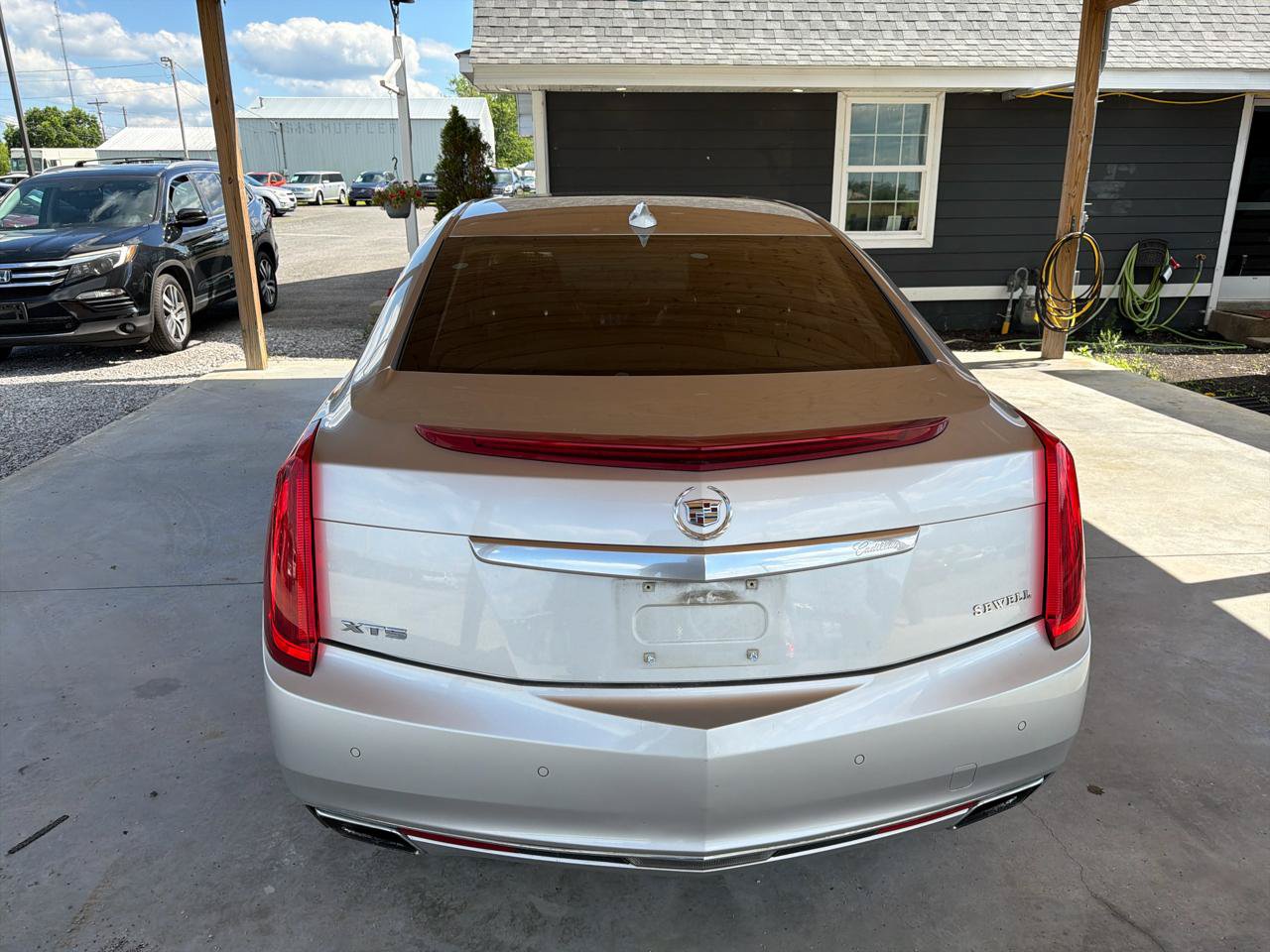 Used 2015 Cadillac XTS Luxury w/ Driver Awareness Package FWD image 5