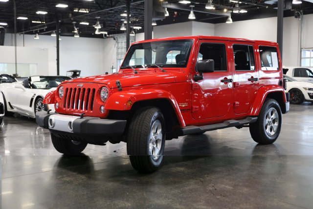 Used 2015 Jeep Wrangler Unlimited Sahara w/ Connectivity Group AWD/4WD image 3