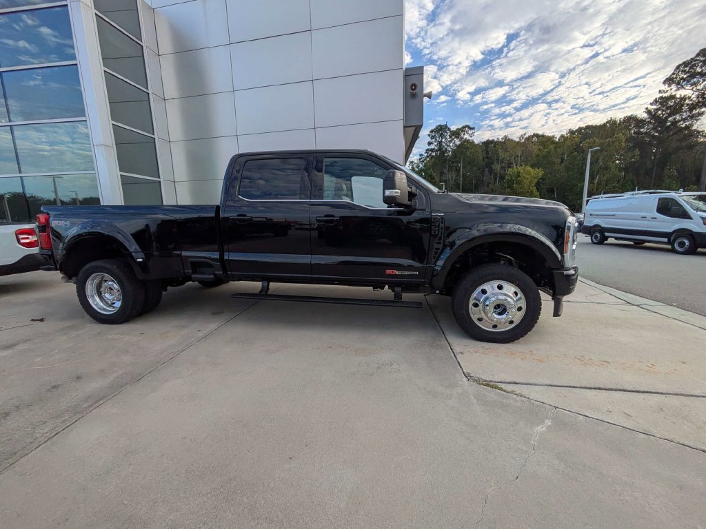 New 2027 Ford F450 Platinum AWD/4WD image 3