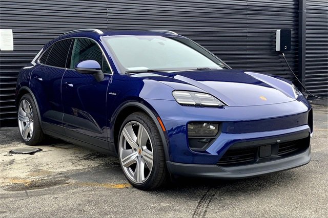 Certified 2024 Porsche Macan 4 Electric image 12