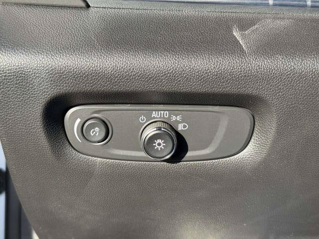 Used 2023 Chevrolet Traverse LT FWD image 21
