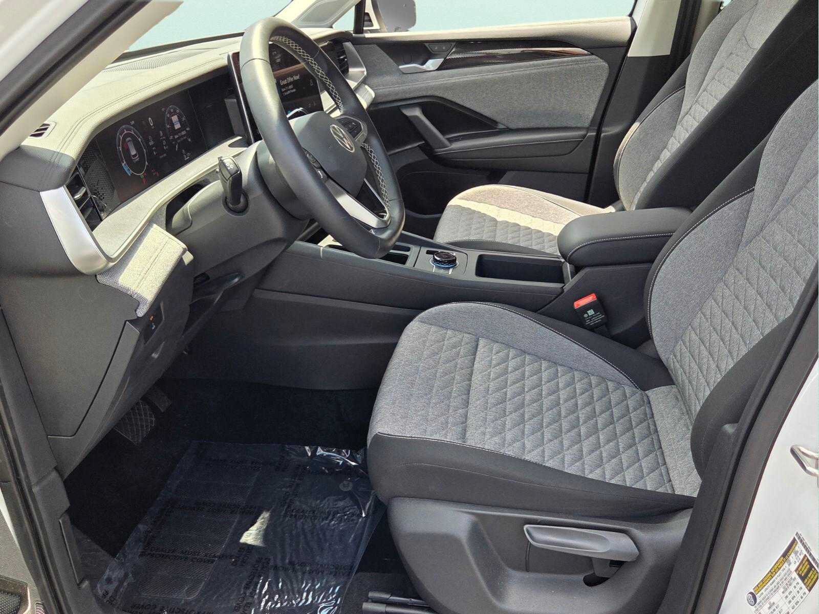 Used 2026 Volkswagen Tiguan S FWD image 10