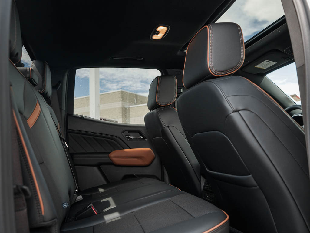 New 2026 GMC Canyon AT4 w/ Technology Plus Package AWD/4WD image 10