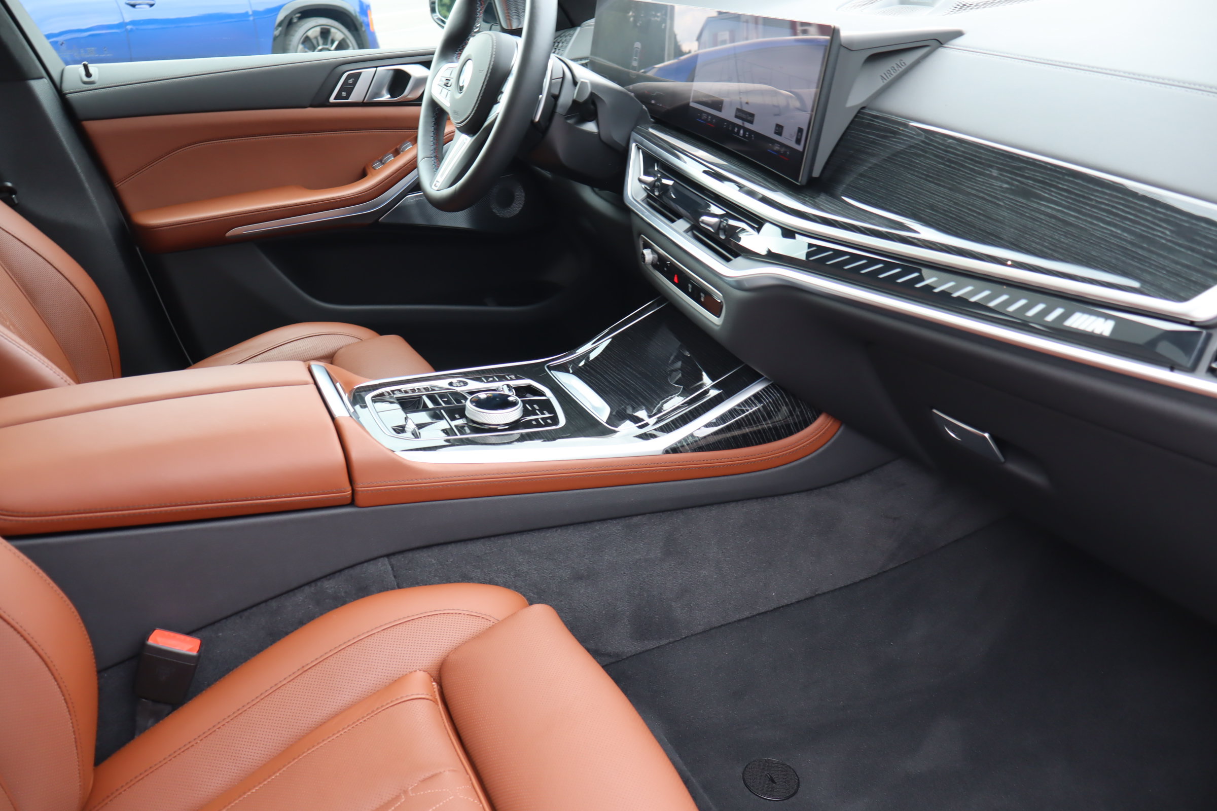 Used 2025 BMW X7 M60i AWD/4WD image 26