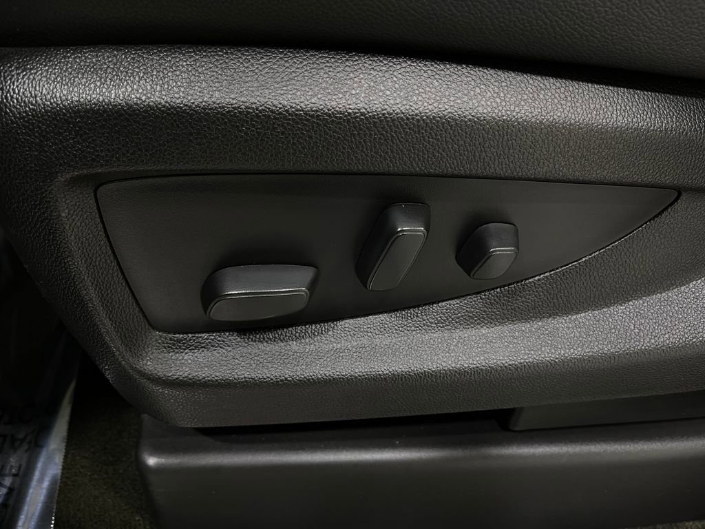 Used 2018 Chevrolet Tahoe Premier image 17