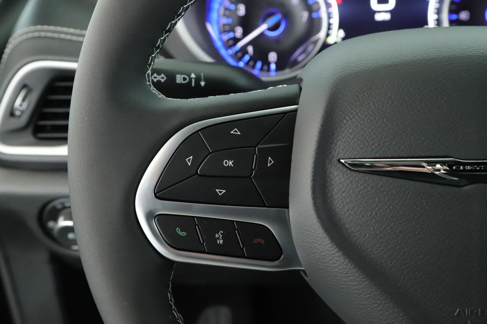 New 2026 Chrysler Pacifica Select image 11