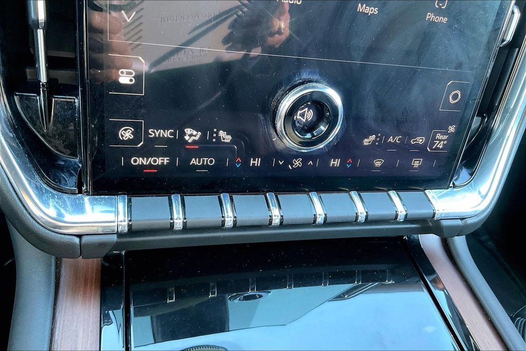 Used 2025 GMC Yukon Denali image 31