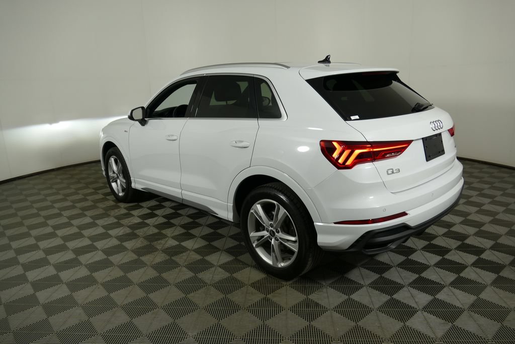 Used 2023 Audi Q3 2.0T Premium w/ Convenience Package AWD/4WD image 5