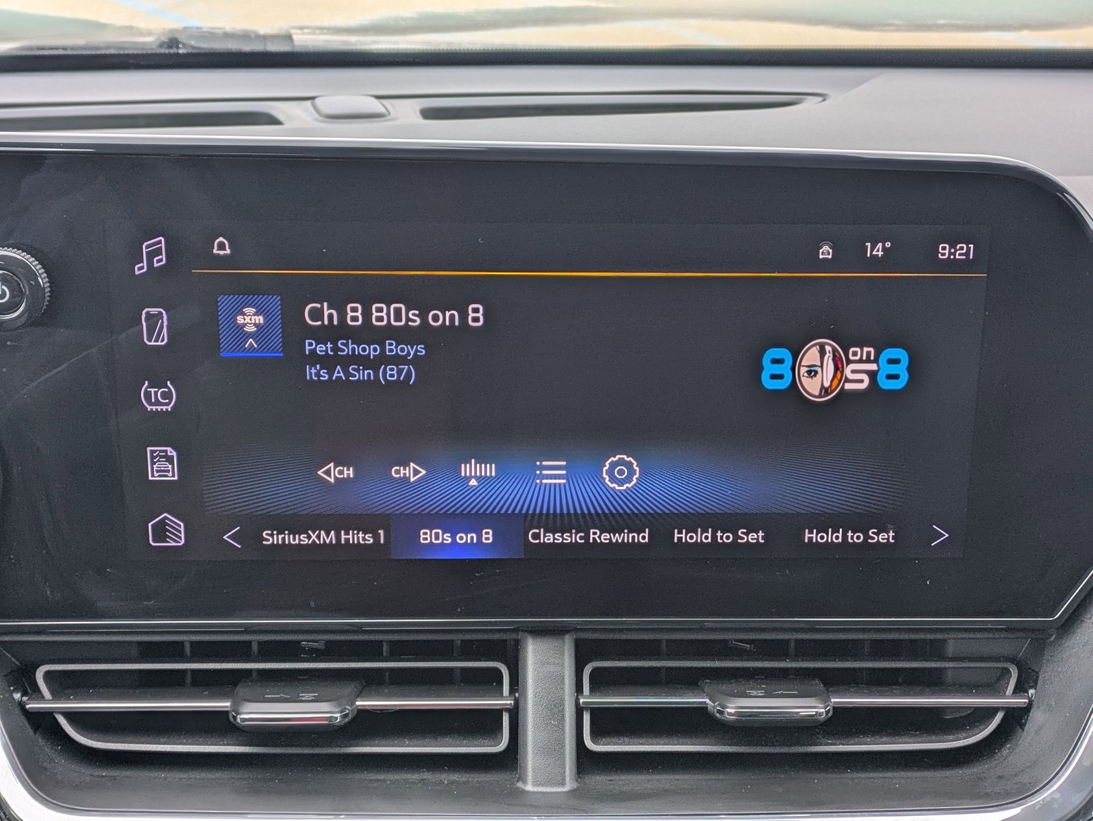 Used 2024 Chevrolet Trax RS w/ Sunroof Package image 21