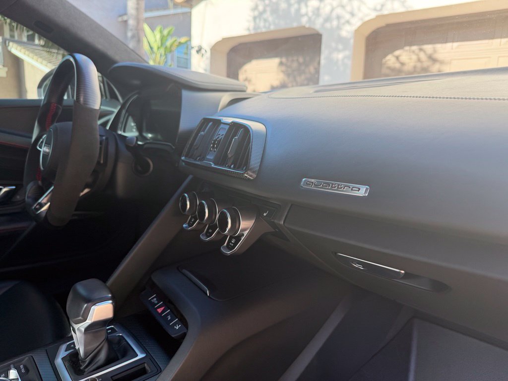 Used 2017 Audi R8 V10 w/ Carbon Exterior Package AWD/4WD image 30