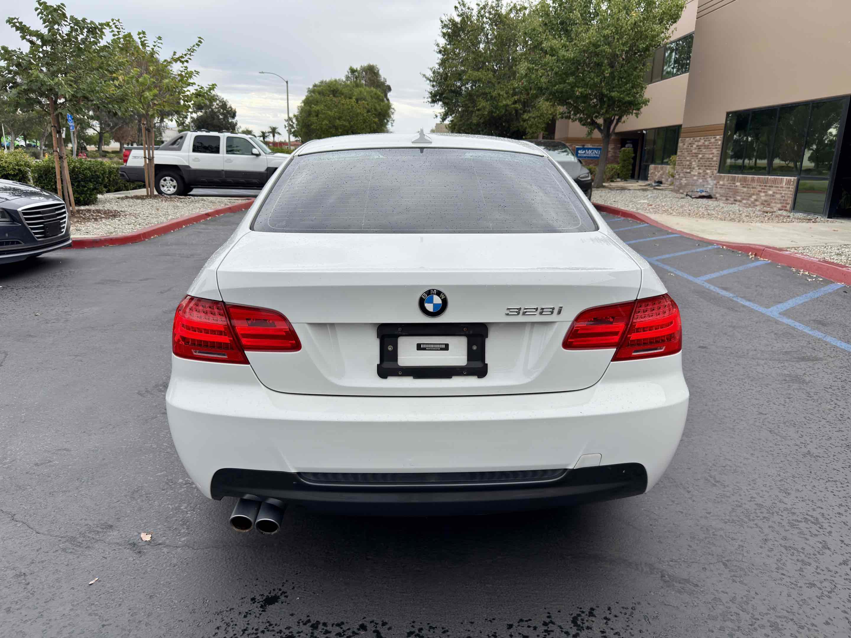 Used 2011 BMW 328i xDrive Coupe image 14