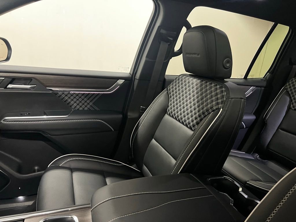 New 2026 GMC Acadia Denali w/ Super Cruise Package image 25