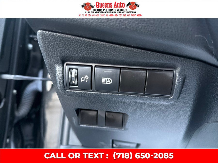 Used 2022 Toyota Corolla Cross LE AWD/4WD image 46