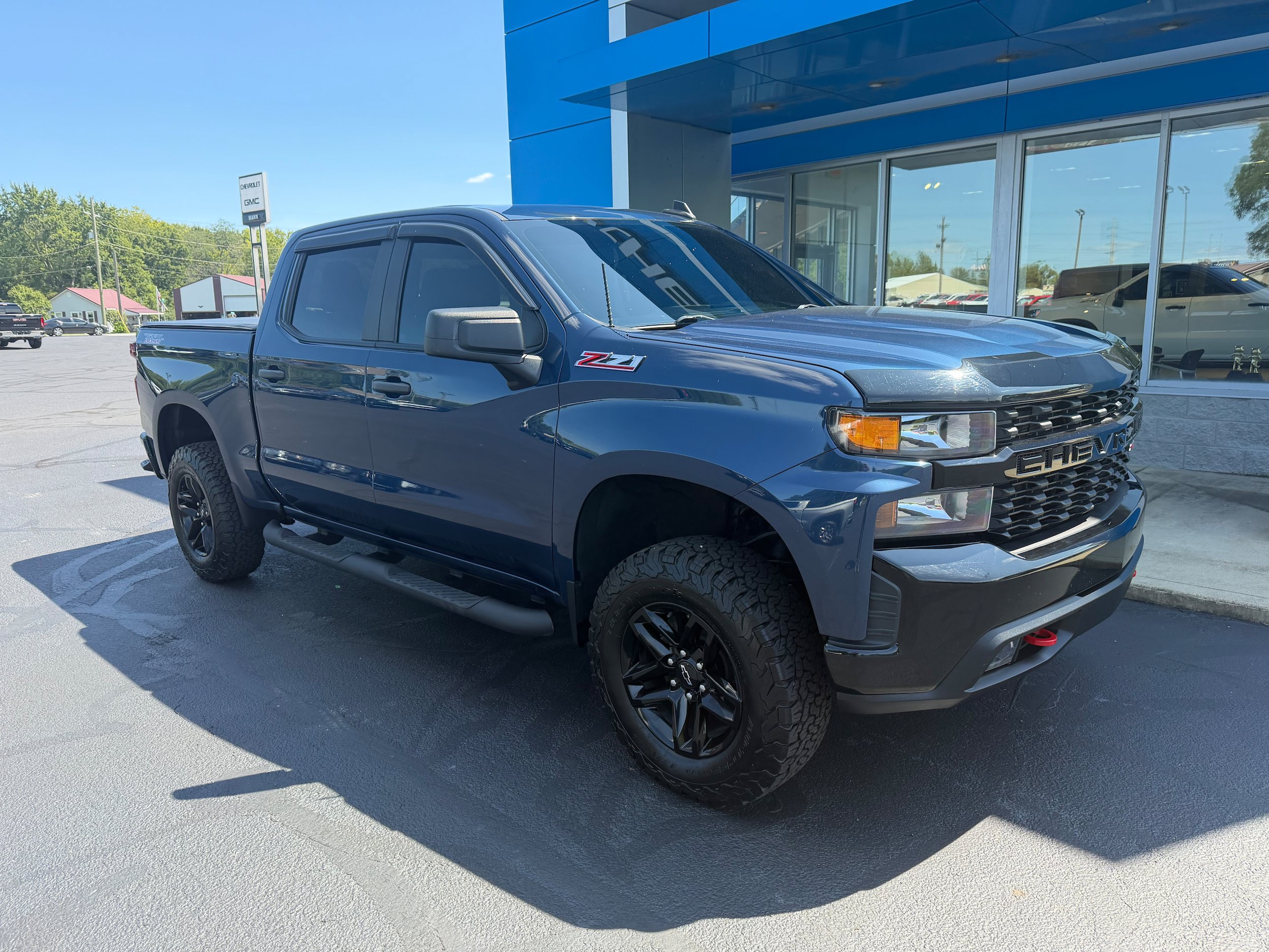 Used 2021 Chevrolet Silverado 1500 Custom Trail Boss AWD/4WD image 3
