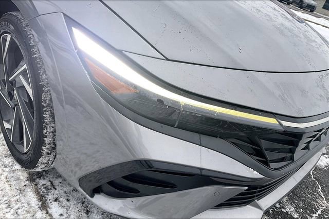 Certified 2024 Hyundai Elantra Limited image 29