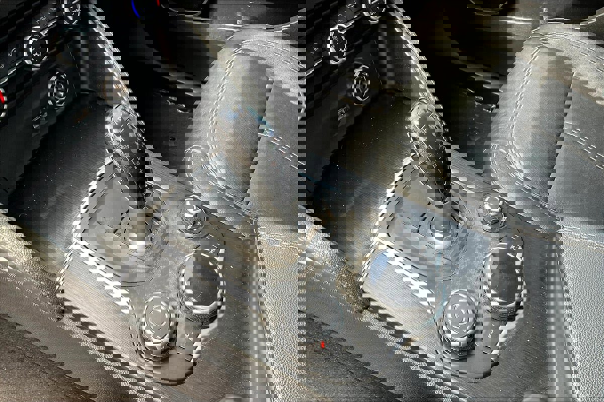 Used 2018 Alfa Romeo Stelvio AWD image 15